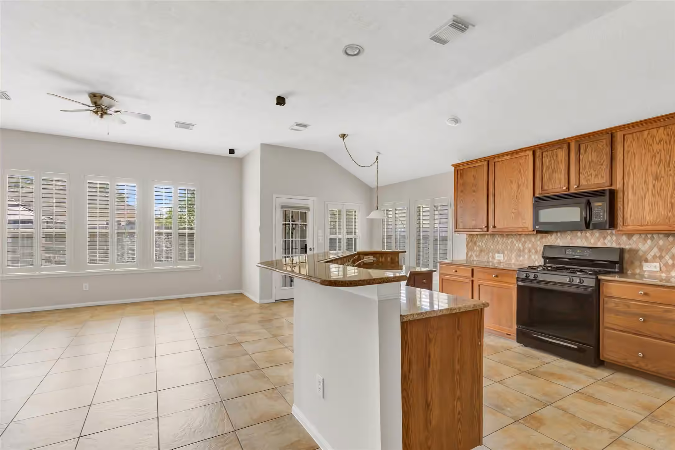 Photo 6 of 16002 NE Sonoma Park Drive, Houston, TX