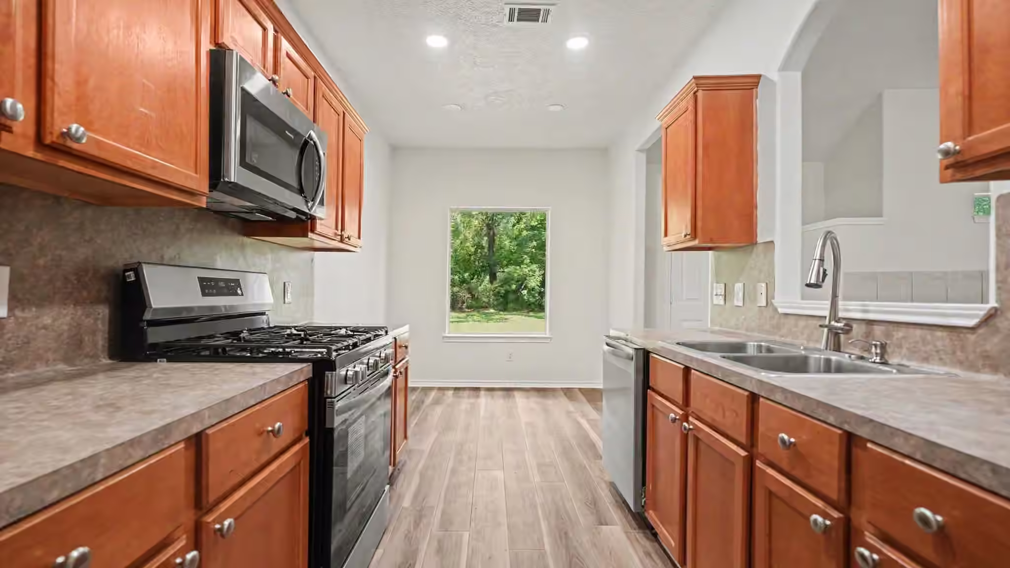 Photo 7 of 602 Marblehead Street, Dayton, TX