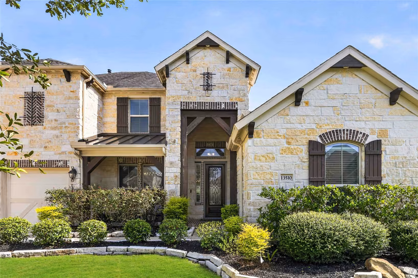 Photo 3 of 13510 Sorghum Drive, Rosharon, TX