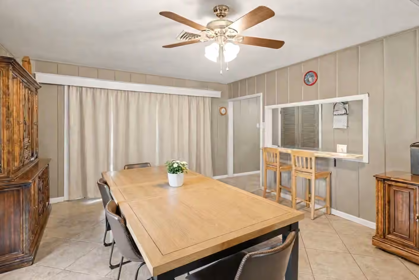 Photo 4 of 110 S Woodsway Street W, Conroe, TX