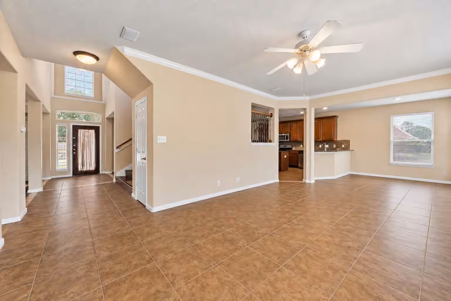 Photo 4 of 13703 Hudson Court, Sugar Land, TX