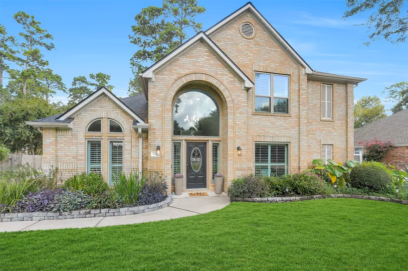 Photo 3 of 723 Forest Lane Drive, Conroe, TX