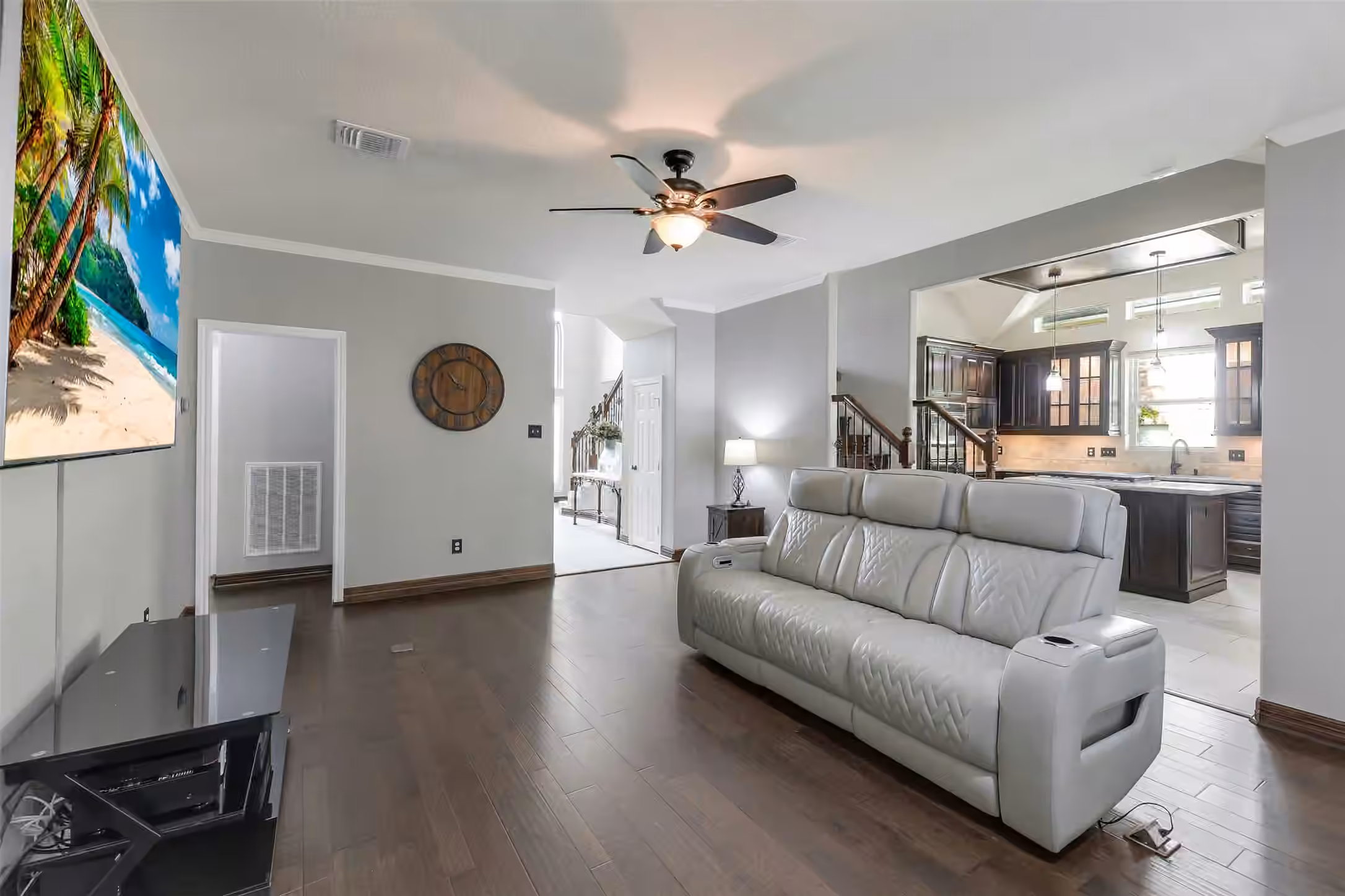 Photo 7 of 723 Forest Lane Drive, Conroe, TX