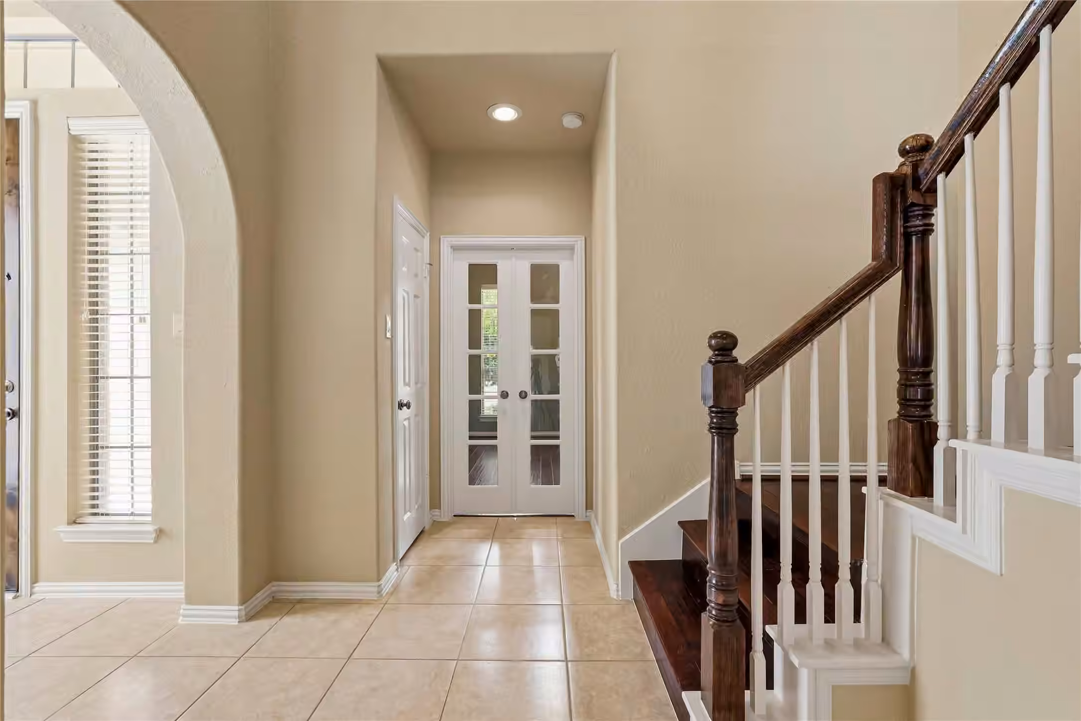 Photo 5 of 18323 E Laura Shore Drive, Cypress, TX