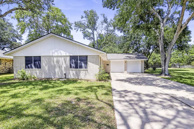 Photo of 3010 Lamar Circle, El Campo, TX