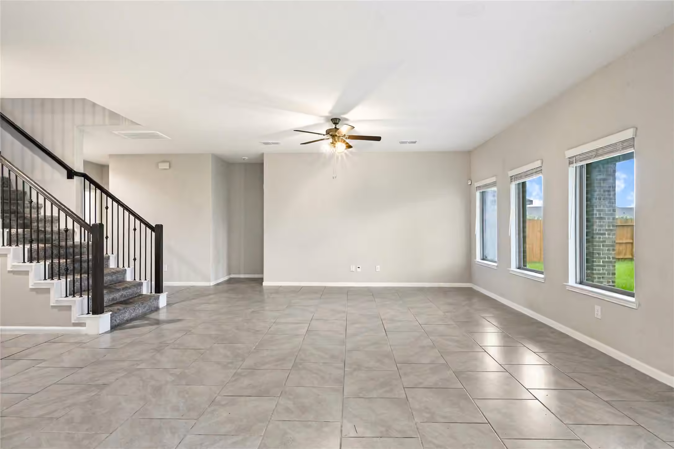 Photo 5 of 1207 Bellingham Park Drive, Missouri City, TX
