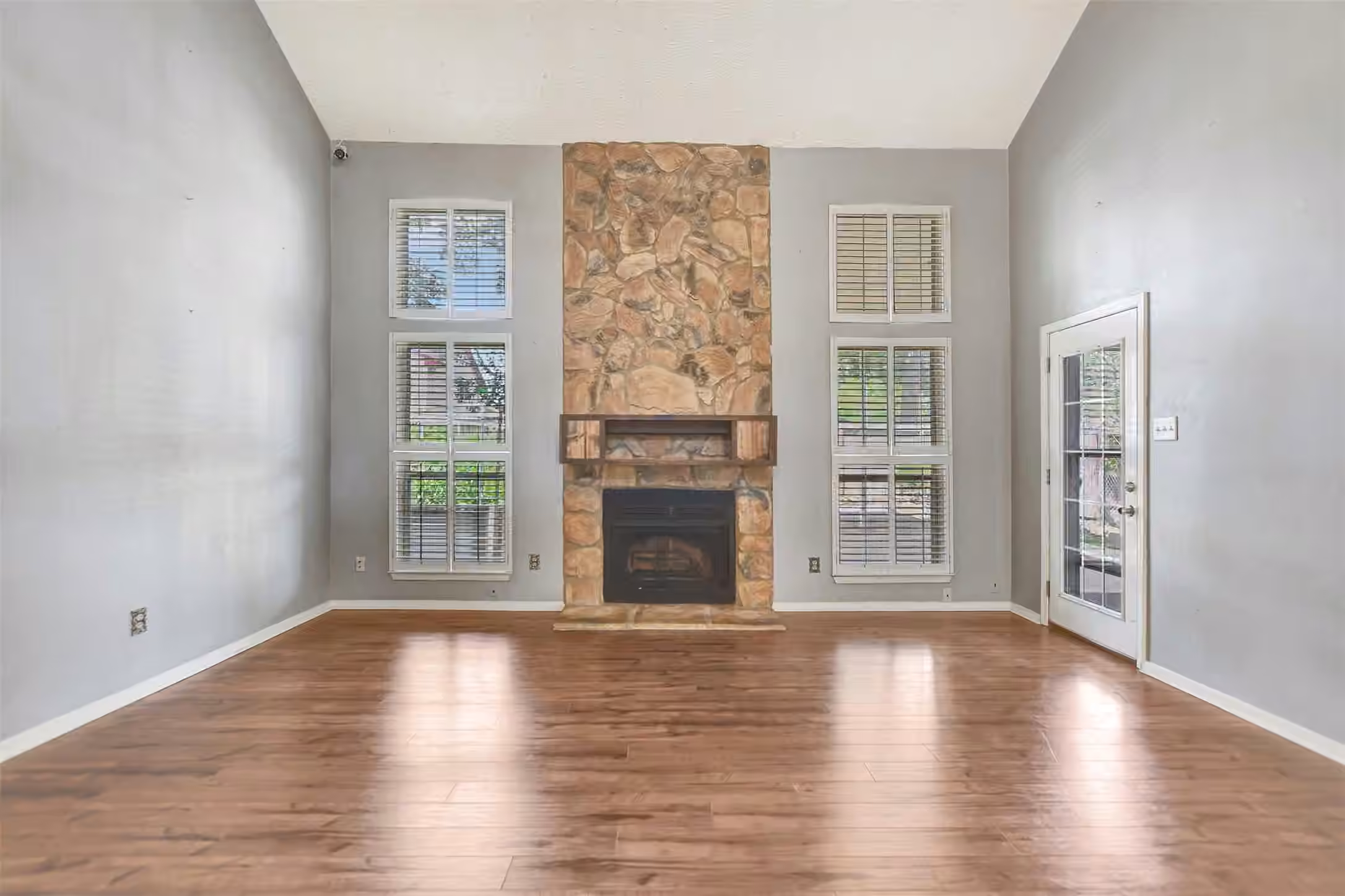 Photo 6 of 17327 Thorhill Street, Spring, TX