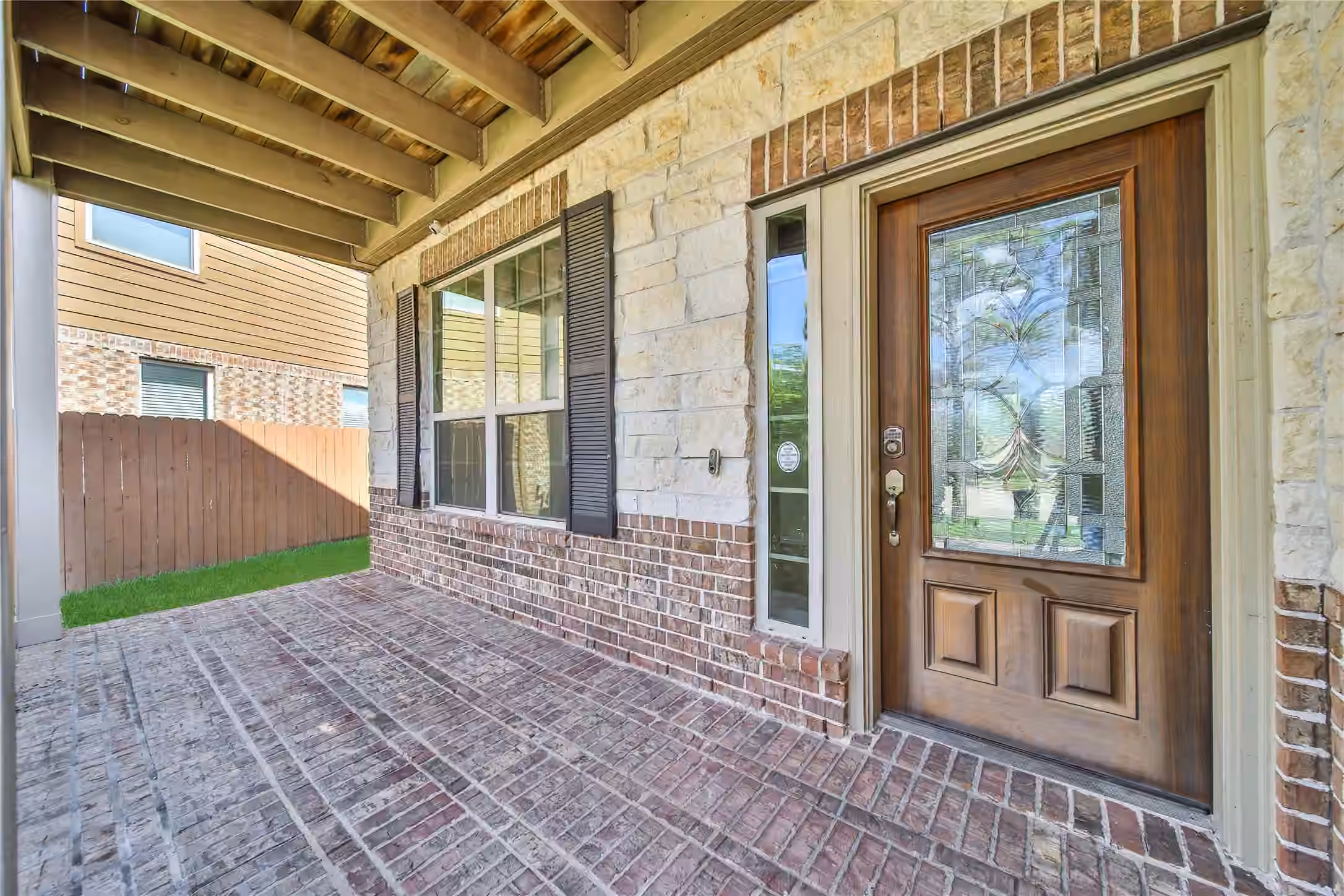Photo 5 of 5201 Kendall Glen Court, Rosharon, TX