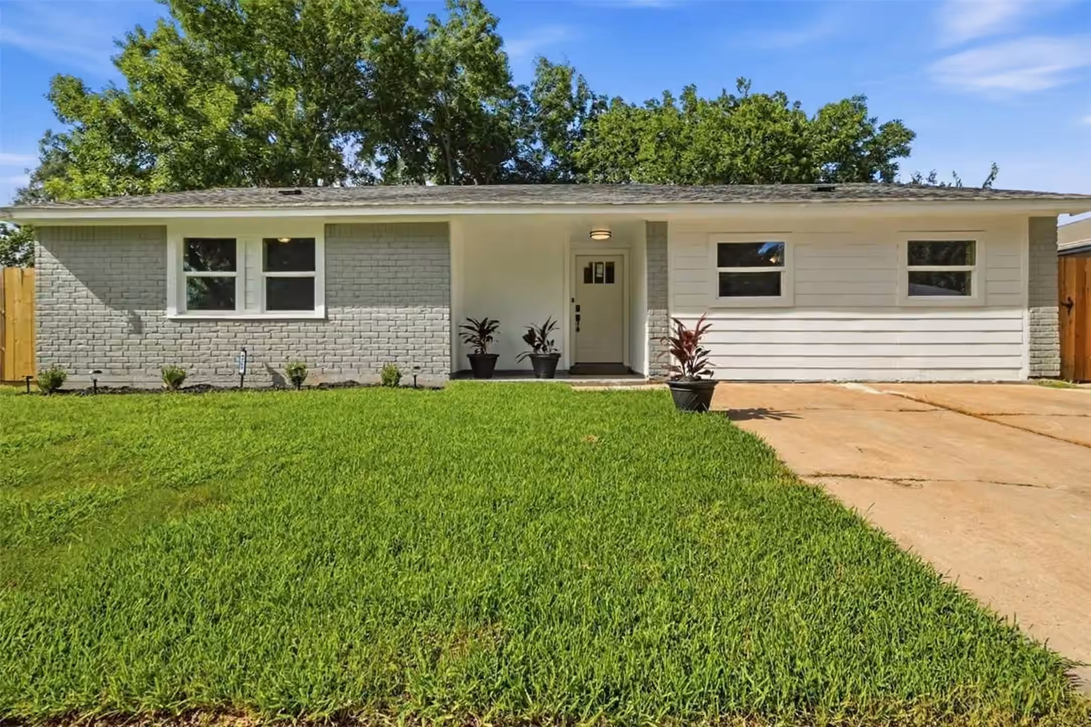 Photo of 4767 Beechaven St, Houston, TX 77053