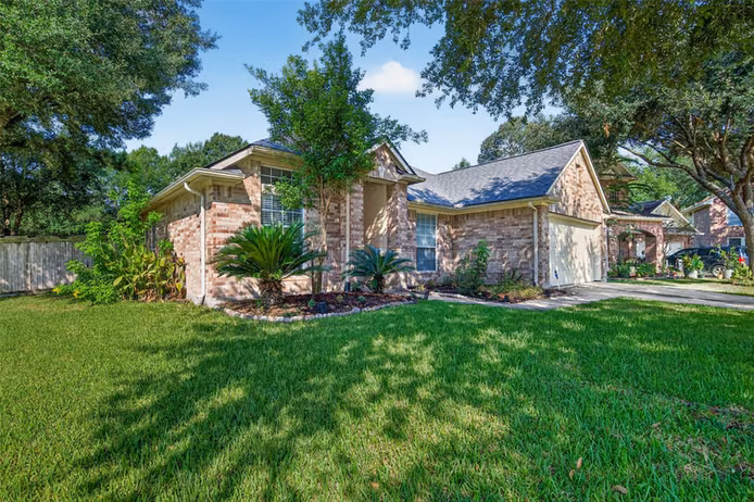 Photo 2 of 17303 Scotts Bluff Court, Humble, TX