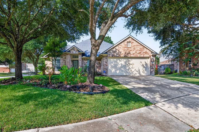 Photo 4 of 17303 Scotts Bluff Court, Humble, TX
