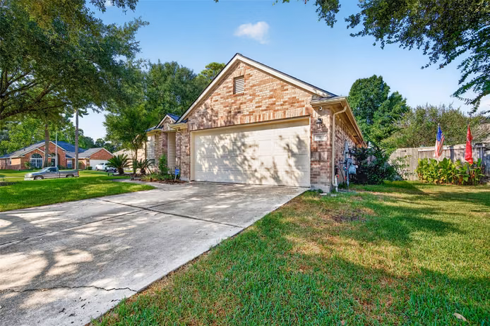 Photo 5 of 17303 Scotts Bluff Court, Humble, TX