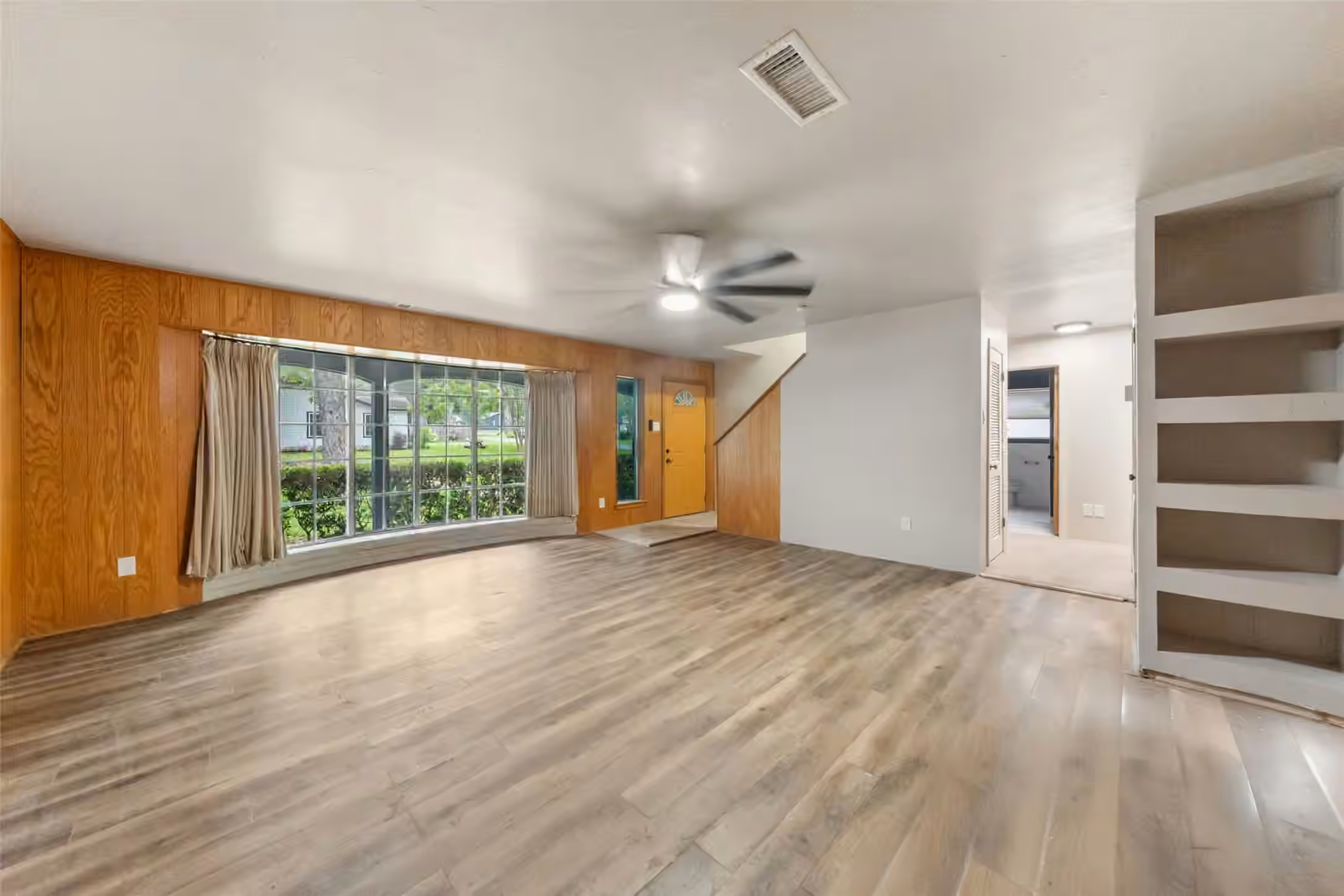 Photo 6 of 1013 Stevens Avenue, Conroe, TX