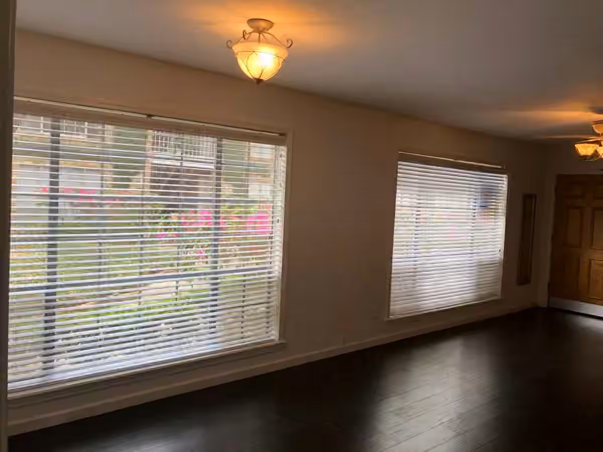 Photo 4 of 2101 Fountain View Drive 77B, Houston, TX