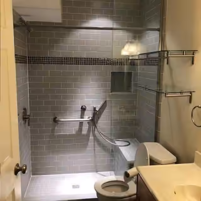 Photo 5 of 2101 Fountain View Drive 77B, Houston, TX