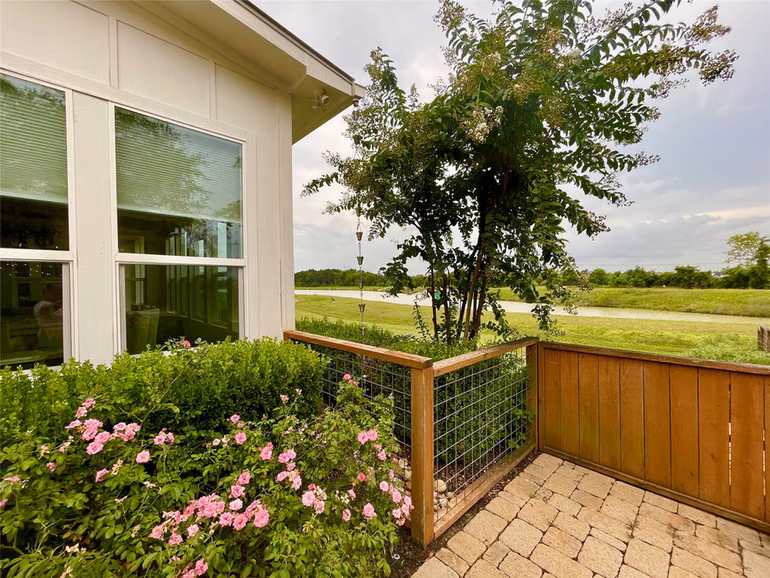 Photo 5 of 11718 W Border Oak Drive, Magnolia, TX