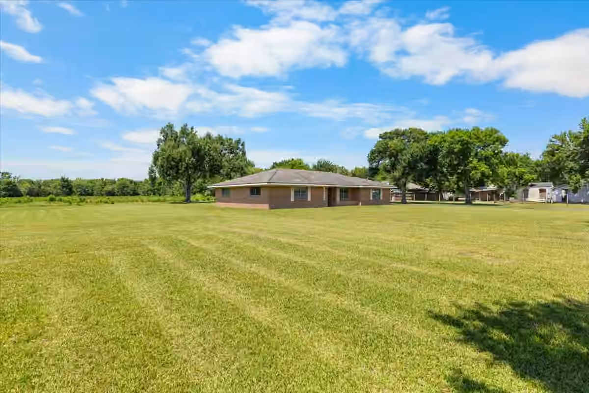 Photo 2 of 17310 Wellborne Road, Pearland, TX