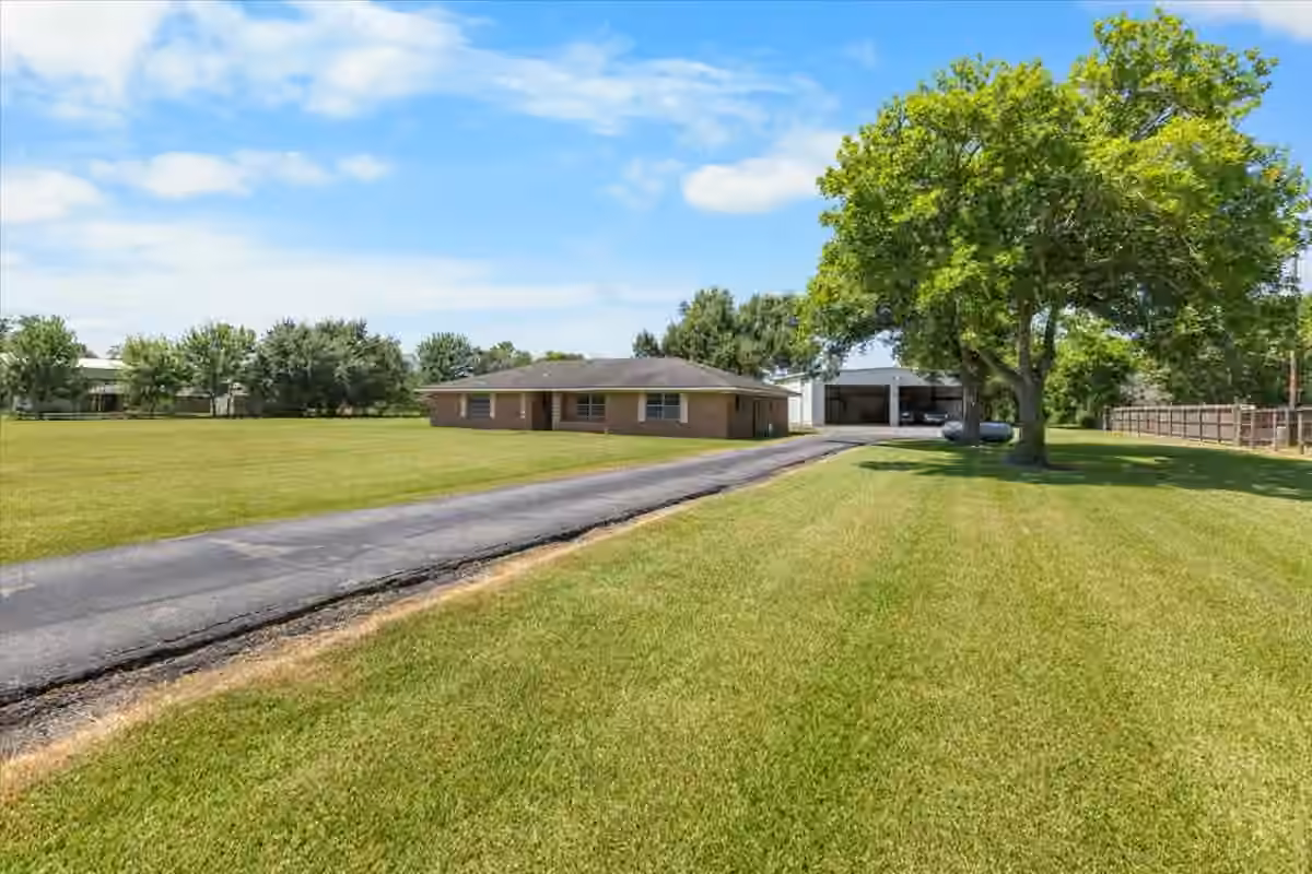 Photo 3 of 17310 Wellborne Road, Pearland, TX