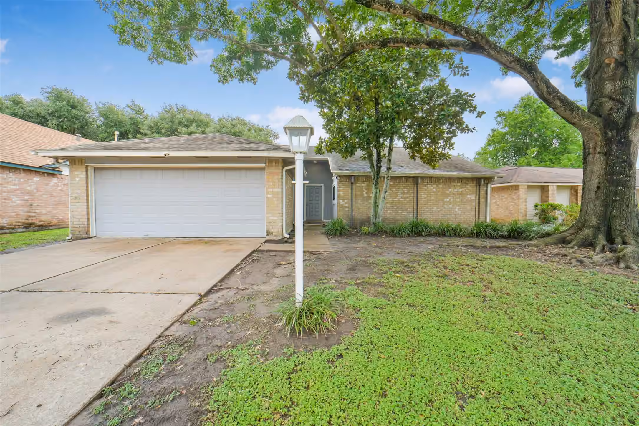 Photo 2 of 2618 Broomsedge Drive, Houston, TX