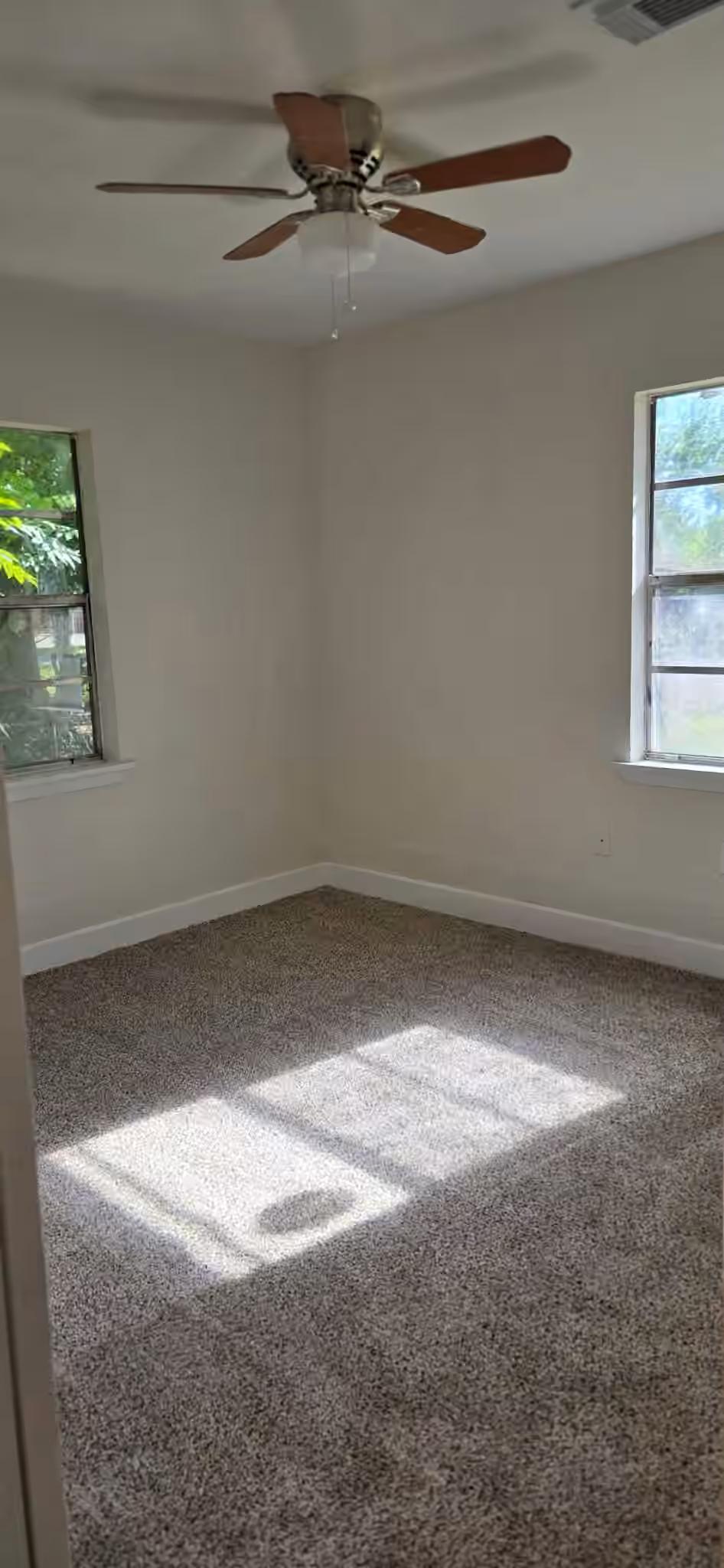 Photo 6 of 1014 N Arcola Street, Angleton, TX
