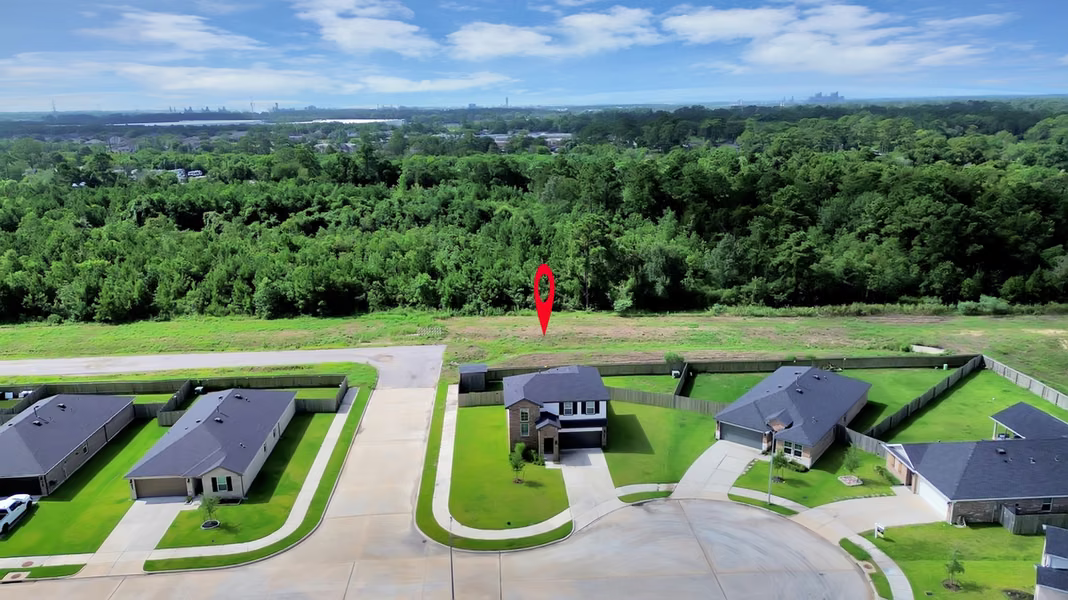 Photo 3 of 9810 Palm Royal Drive, Baytown, TX