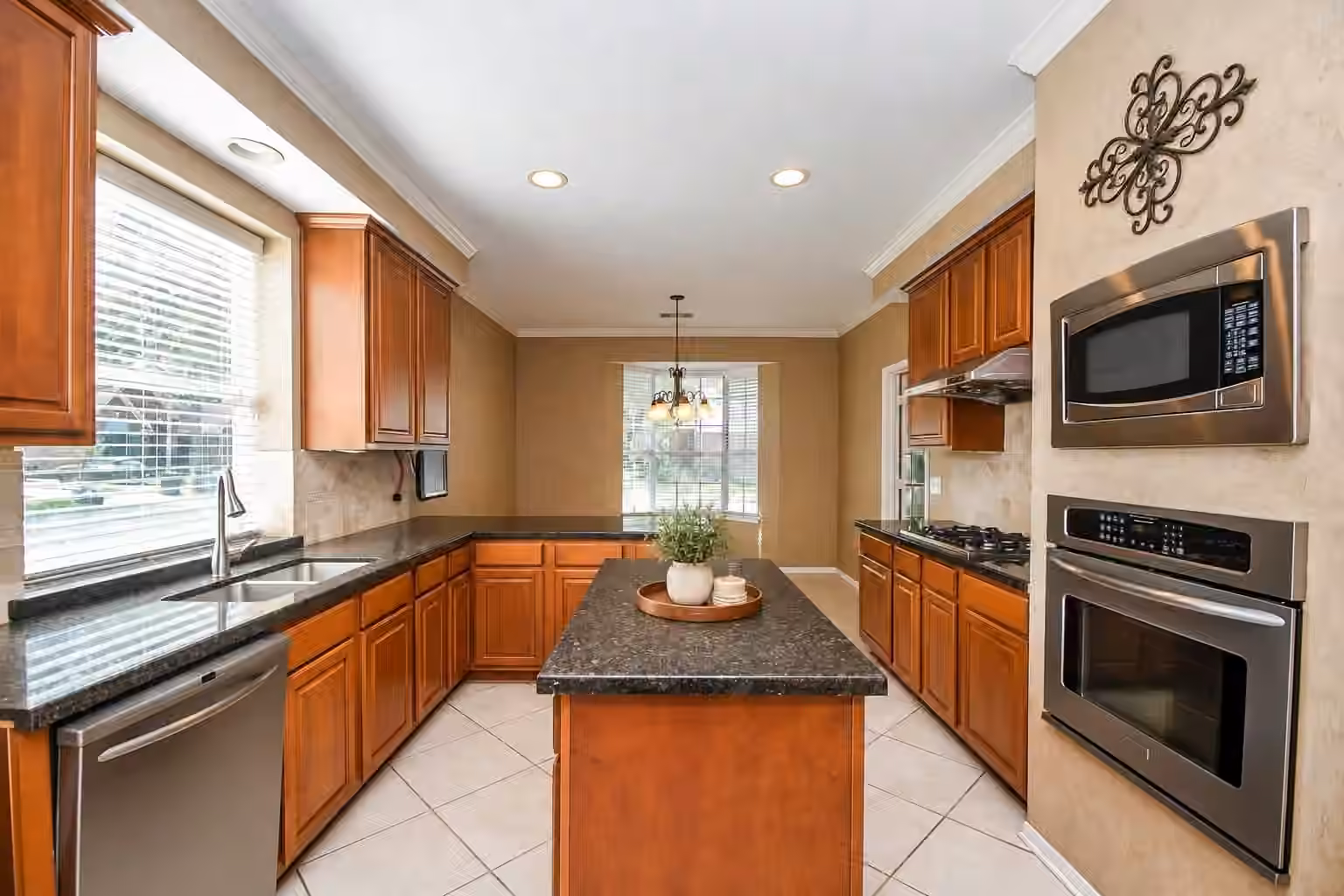 Photo 3 of 19002 Appletree Hill Lane, Houston, TX