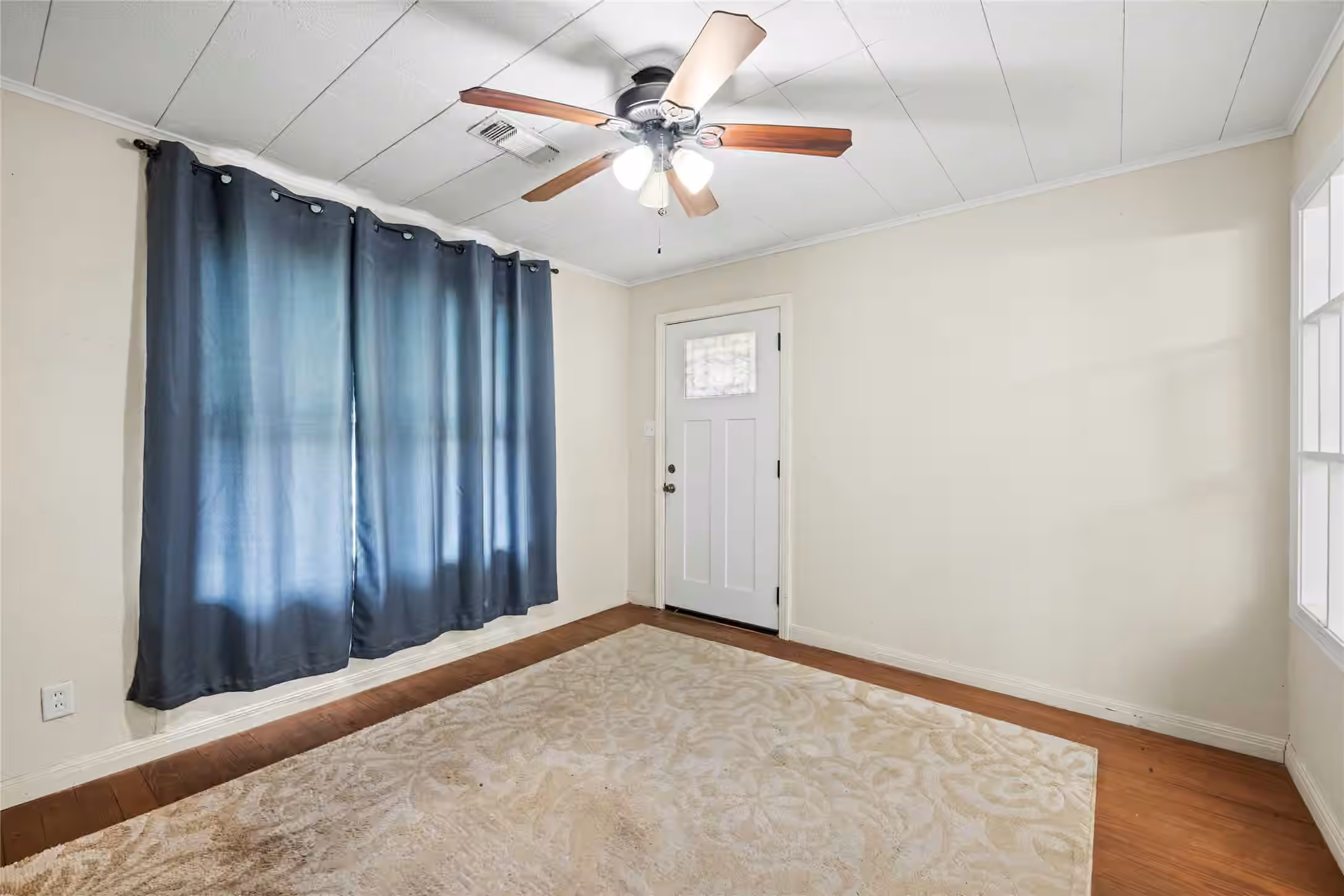 Photo 5 of 405 N College Street, Weimar, TX