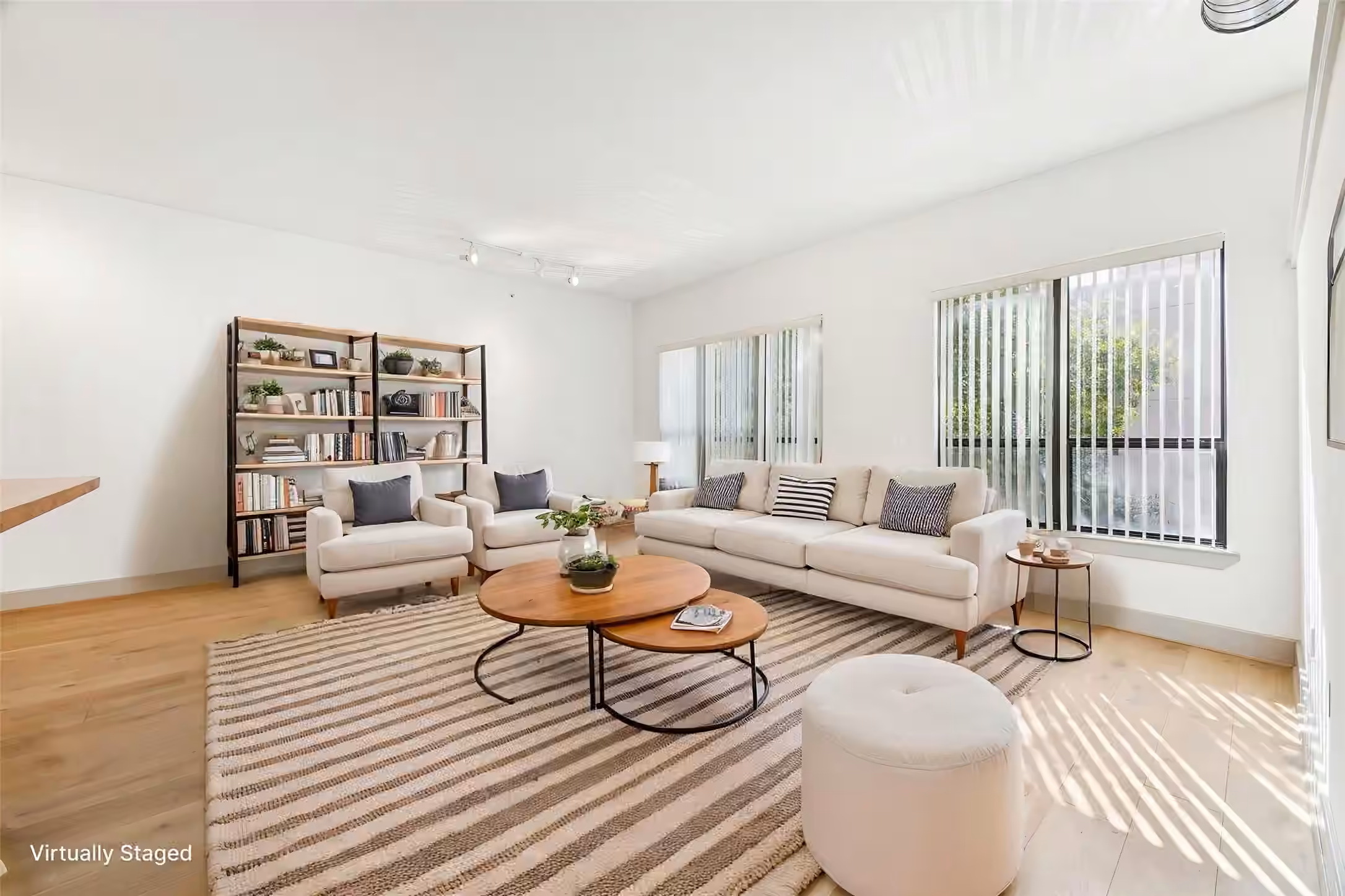 Photo 2 of 1901 Post Oak Boulevard 2203, Houston, TX