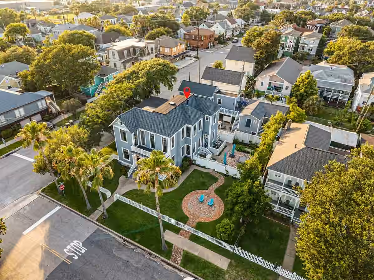 Photo 3 of 1728 Avenue M, Galveston, TX