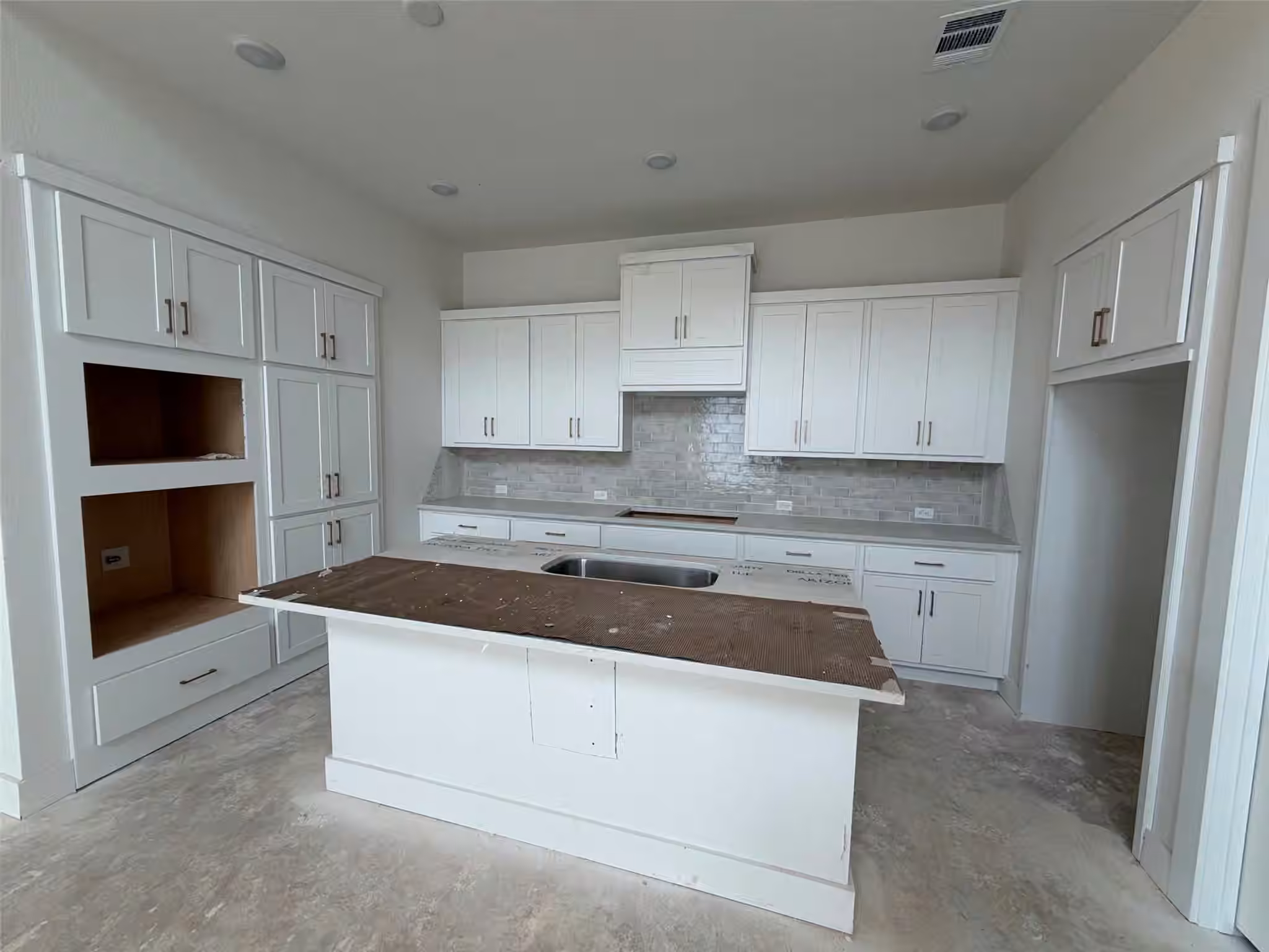 Photo 2 of 14928 Clover Meadow Lane, Montgomery, TX