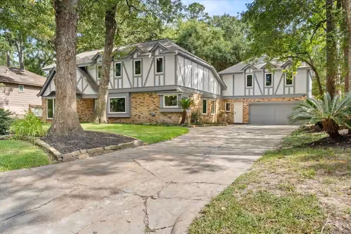 Photo 2 of 2106 Thousand Pines Drive, Houston, TX