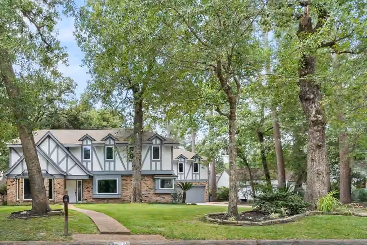 Photo 3 of 2106 Thousand Pines Drive, Houston, TX