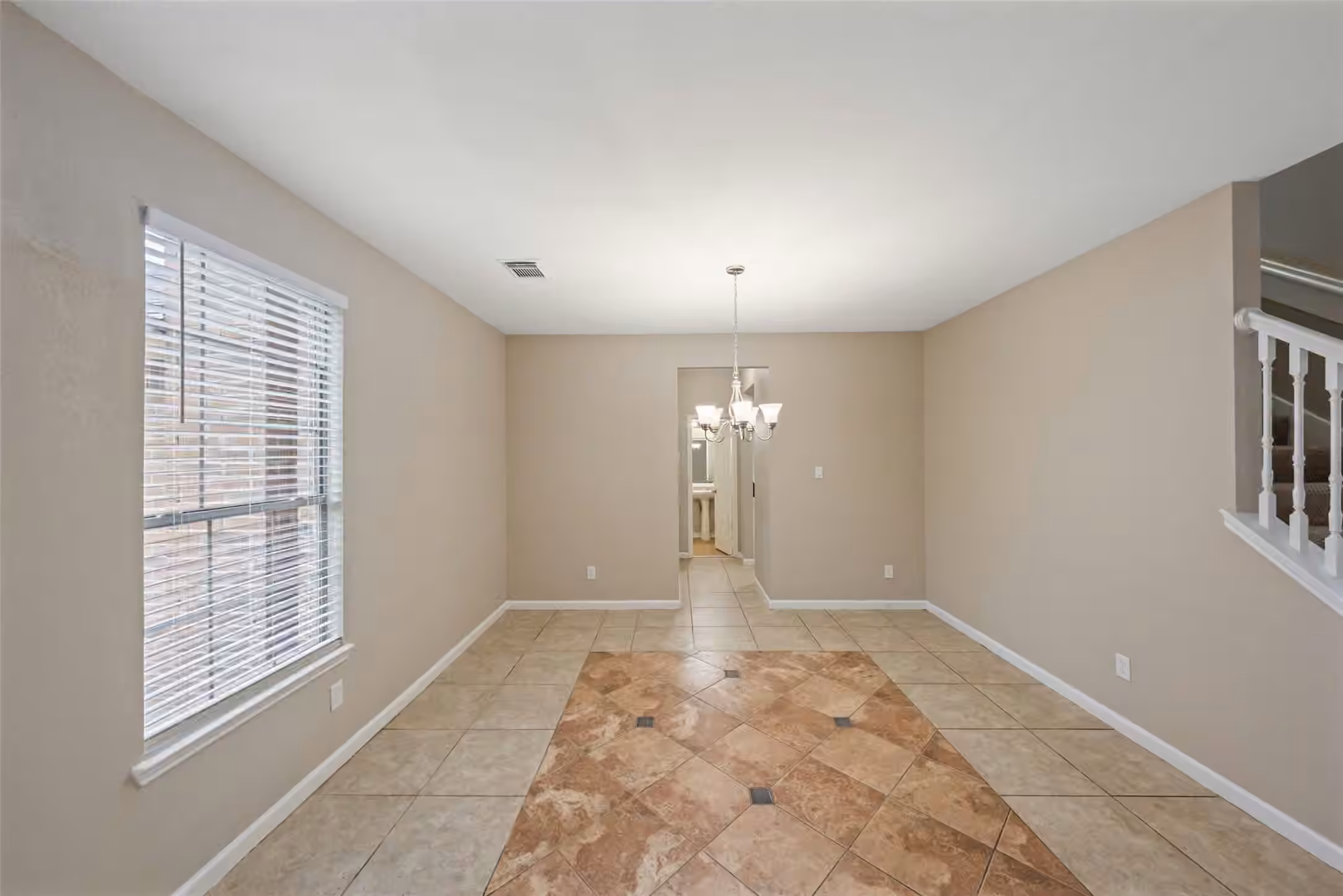 Photo 4 of 16306 Autumn Leigh Drive, Houston, TX