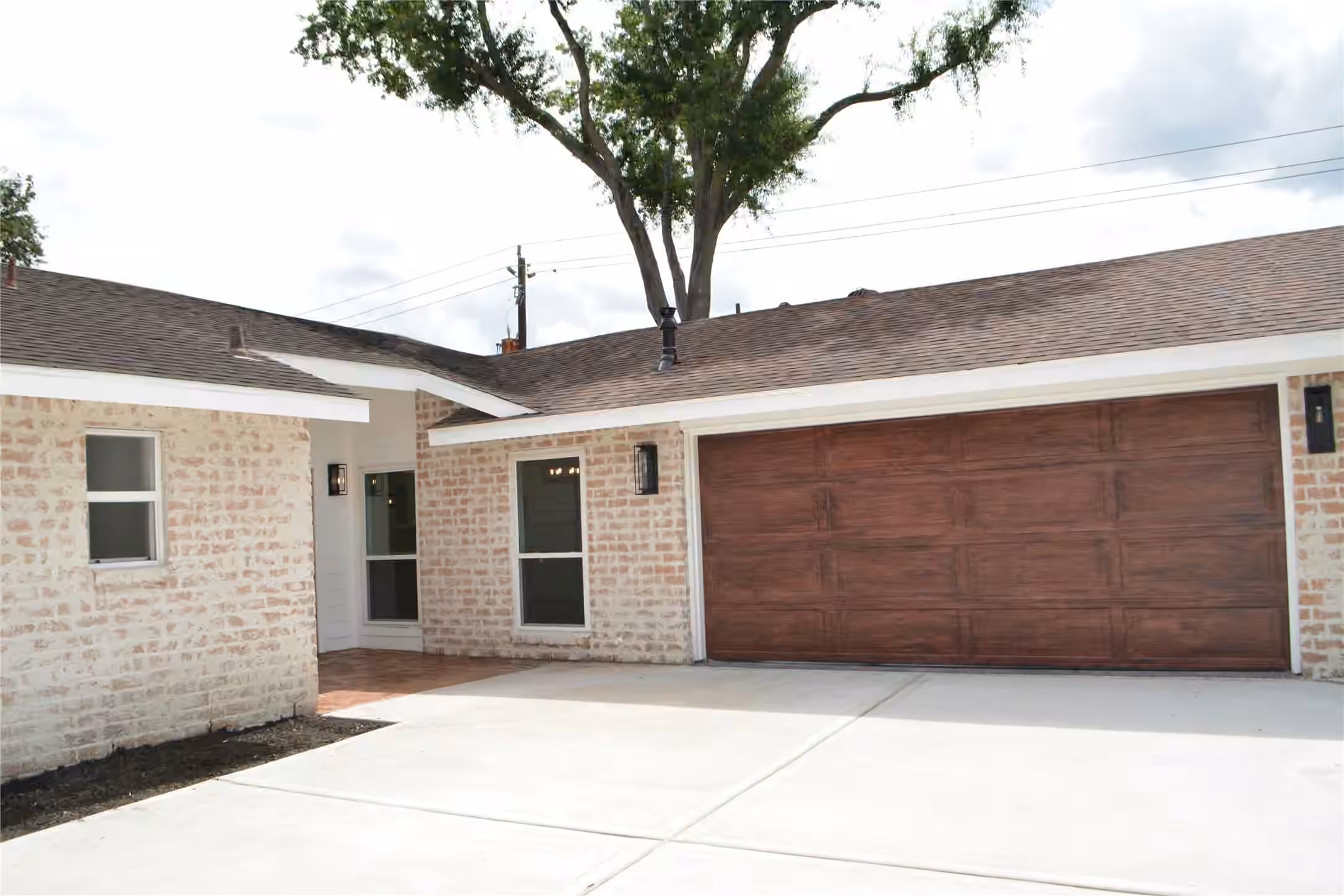 Photo 4 of 418 Briar Hill Drive, Houston, TX