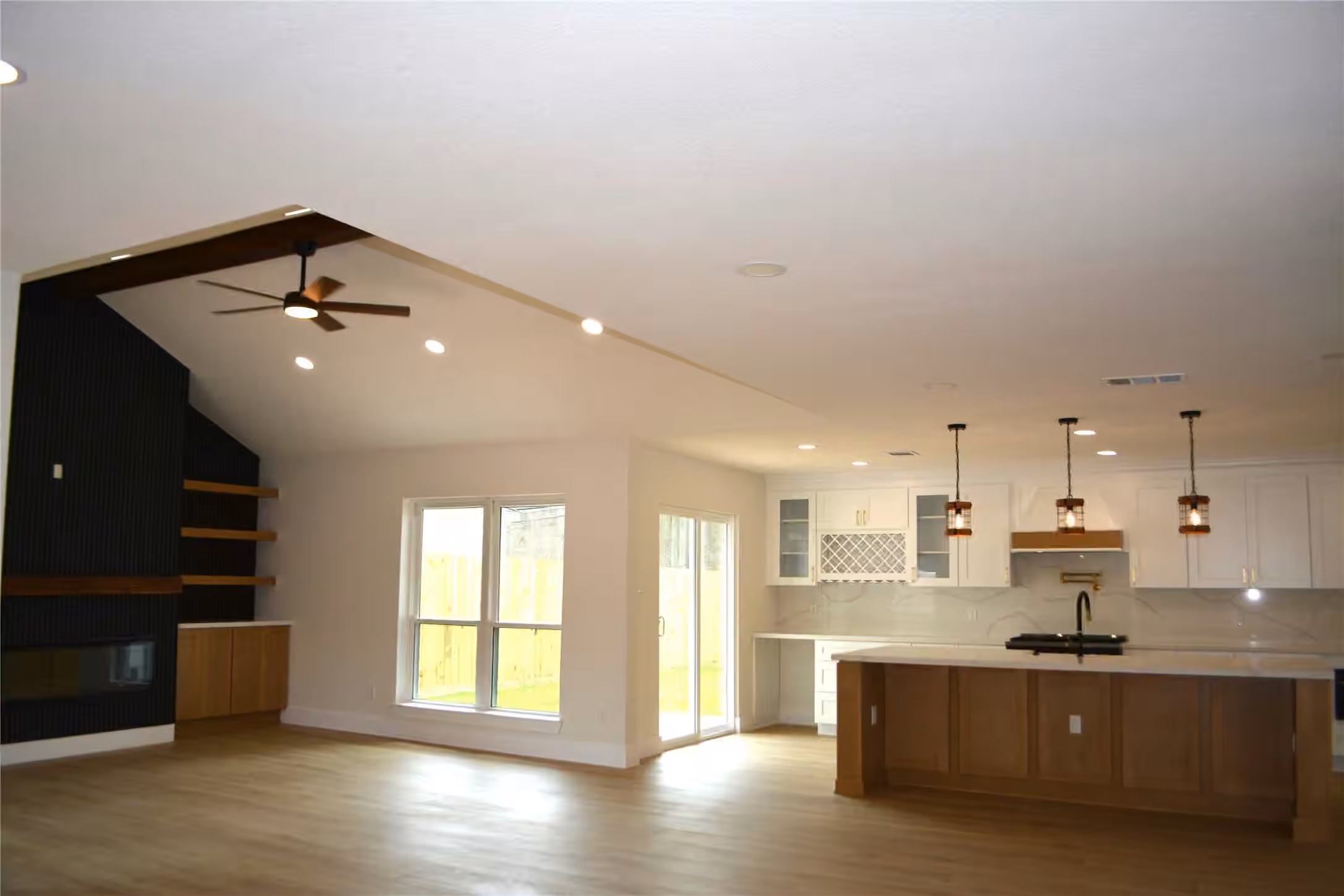 Photo 7 of 418 Briar Hill Drive, Houston, TX
