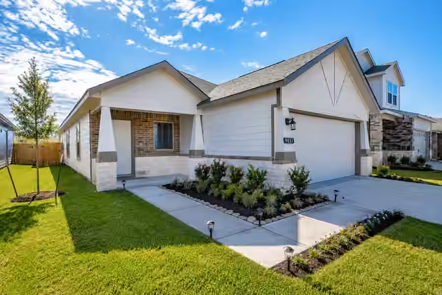 Photo of 422 Dorion Lagoon Drive, Crosby, TX