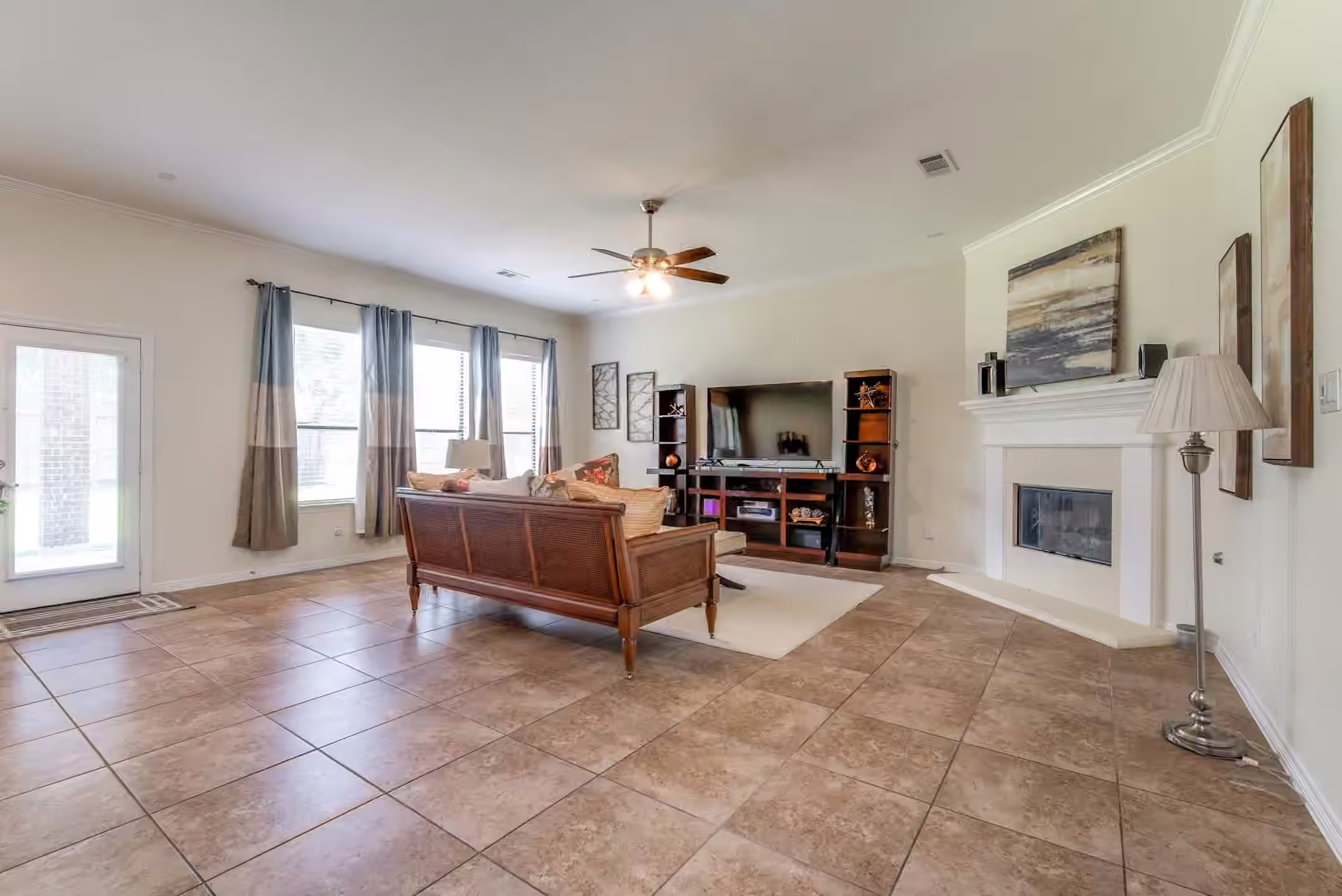 Photo 3 of 3006 Southern Mill Court, Pearland, TX