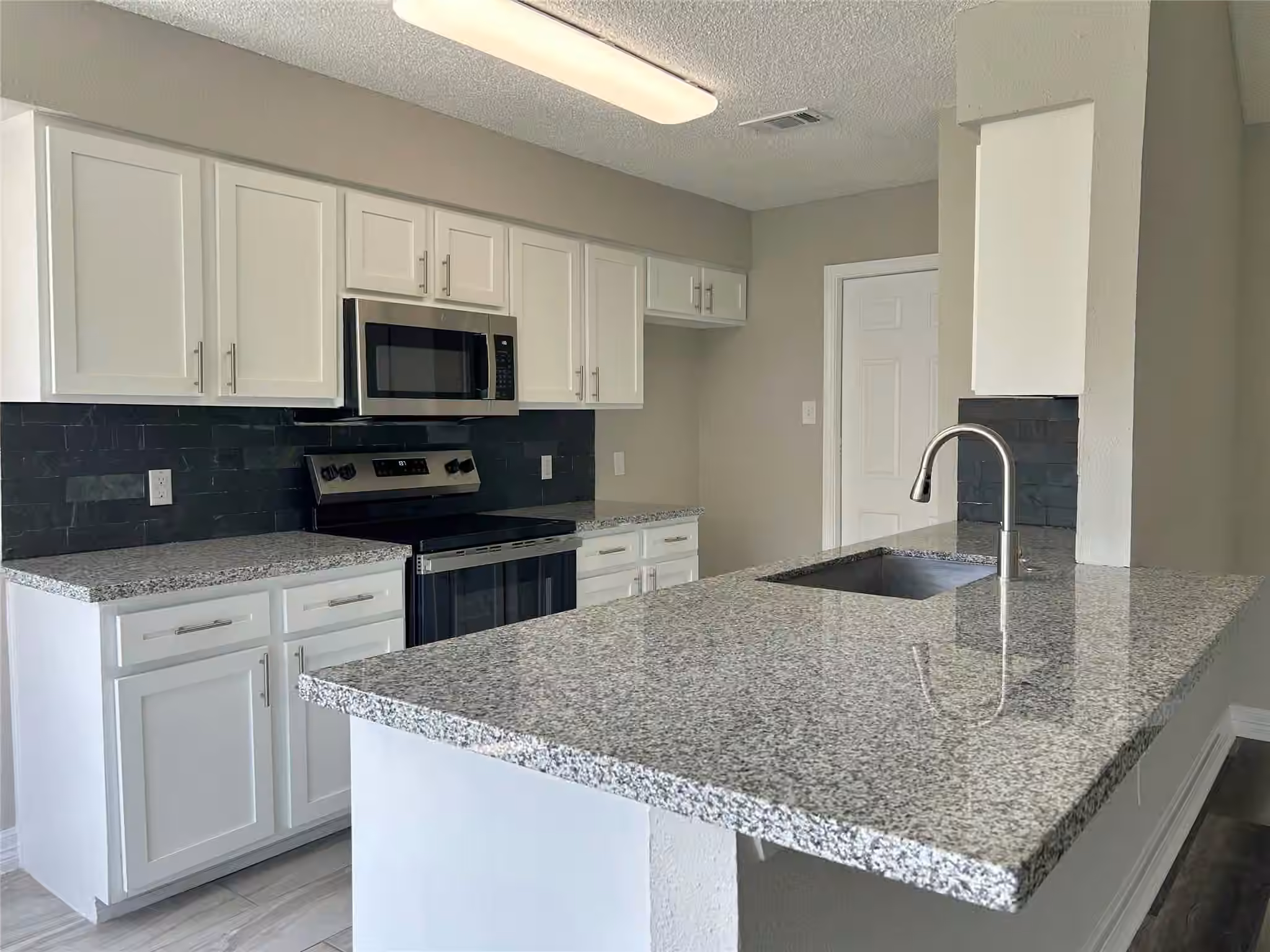 Photo 6 of 3801 Misty Cove Court, Dickinson, TX