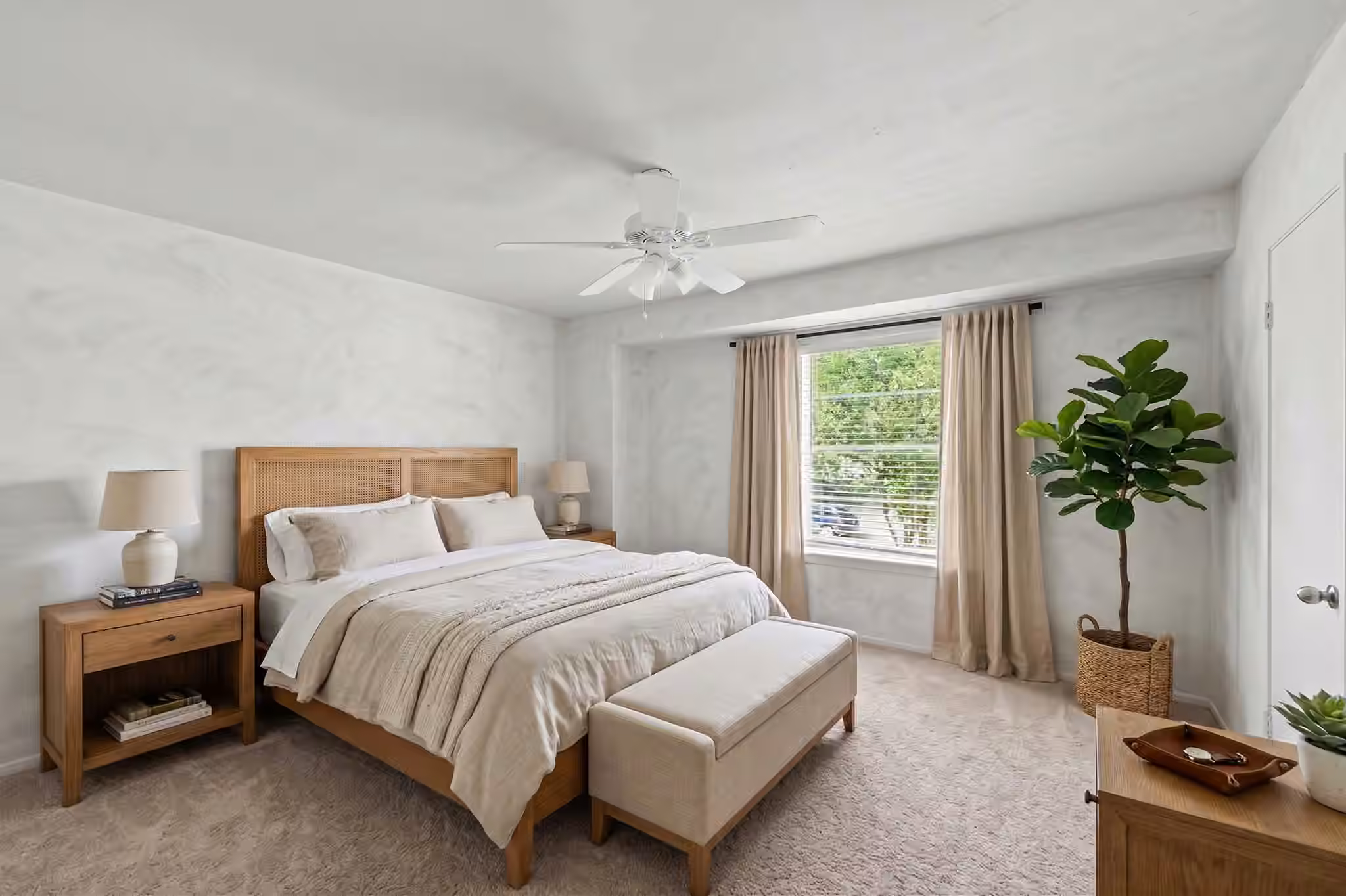 Photo 3 of 8211 Kingsbrook Road 205, Houston, TX