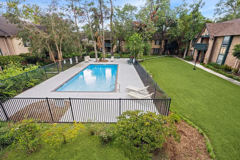 Photo 7 of 8211 Kingsbrook Road 205, Houston, TX