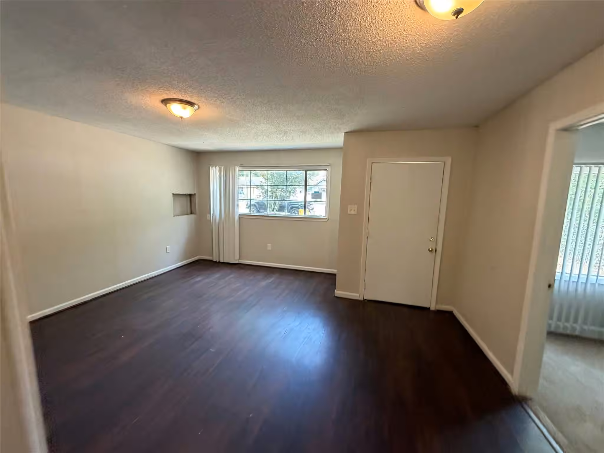 Photo 3 of 10109 Fairland Drive, Houston, TX