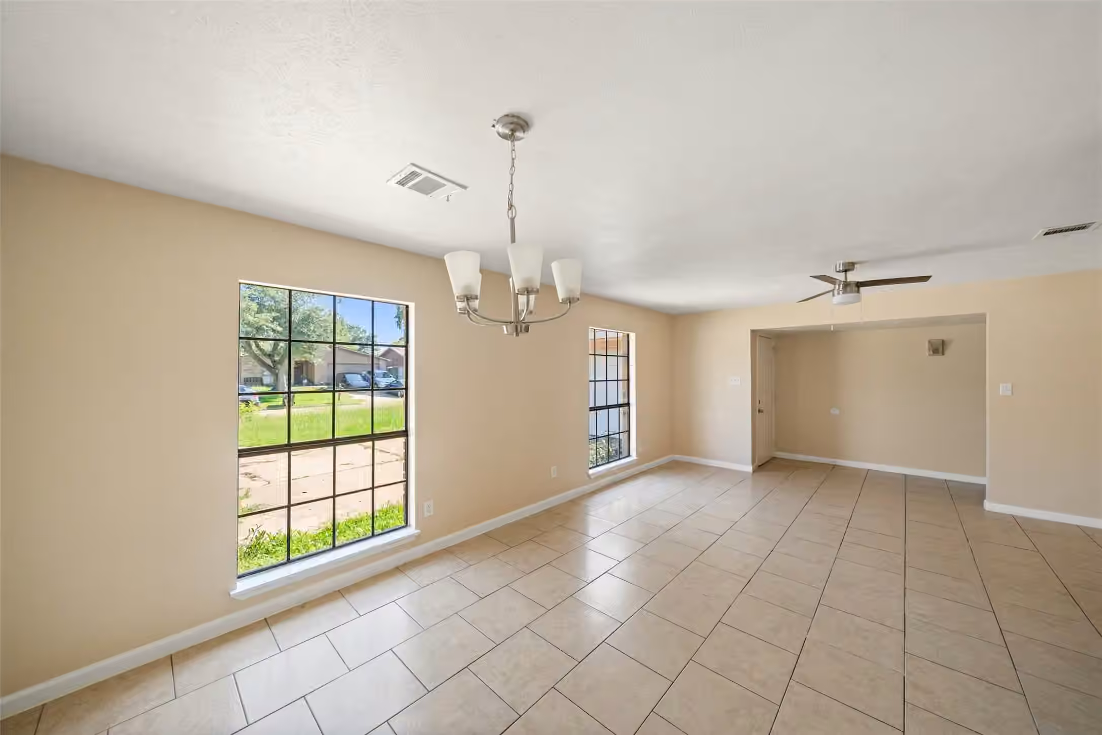 Photo 7 of 16822 Judyleigh Drive, Houston, TX