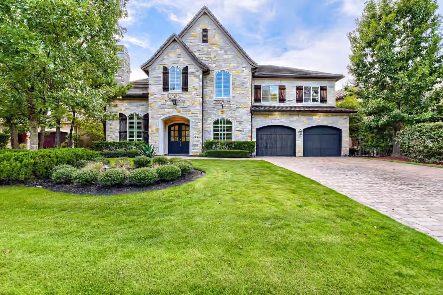 Photo of 27 Johnathan Landing Court, The Woodlands, TX 77389