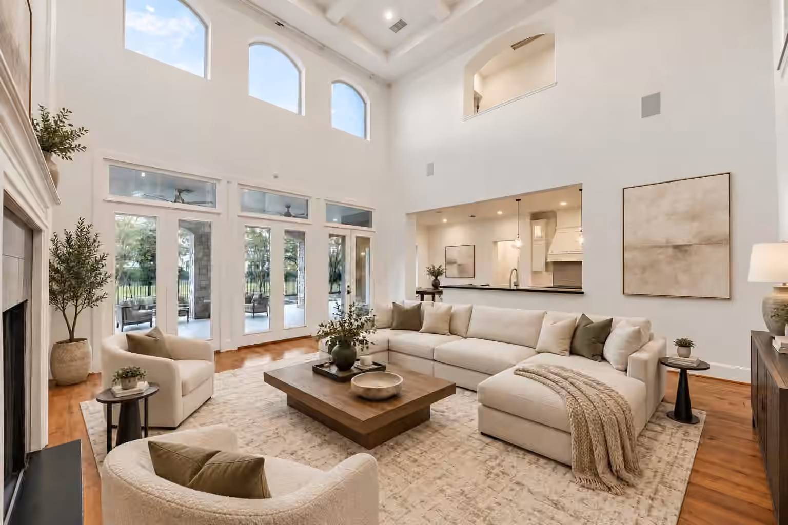 Photo 4 of 27 Johnathan Landing Court, The Woodlands, TX