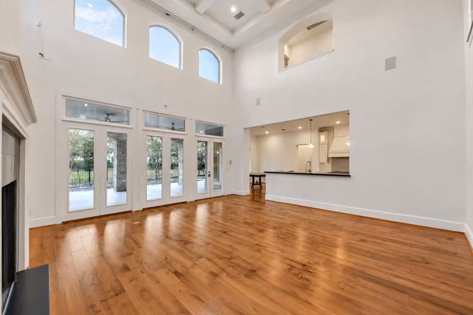 Photo 5 of 27 Johnathan Landing Court, The Woodlands, TX