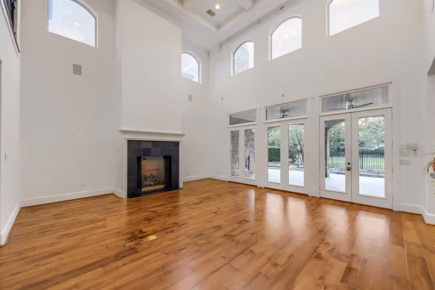 Photo 7 of 27 Johnathan Landing Court, The Woodlands, TX