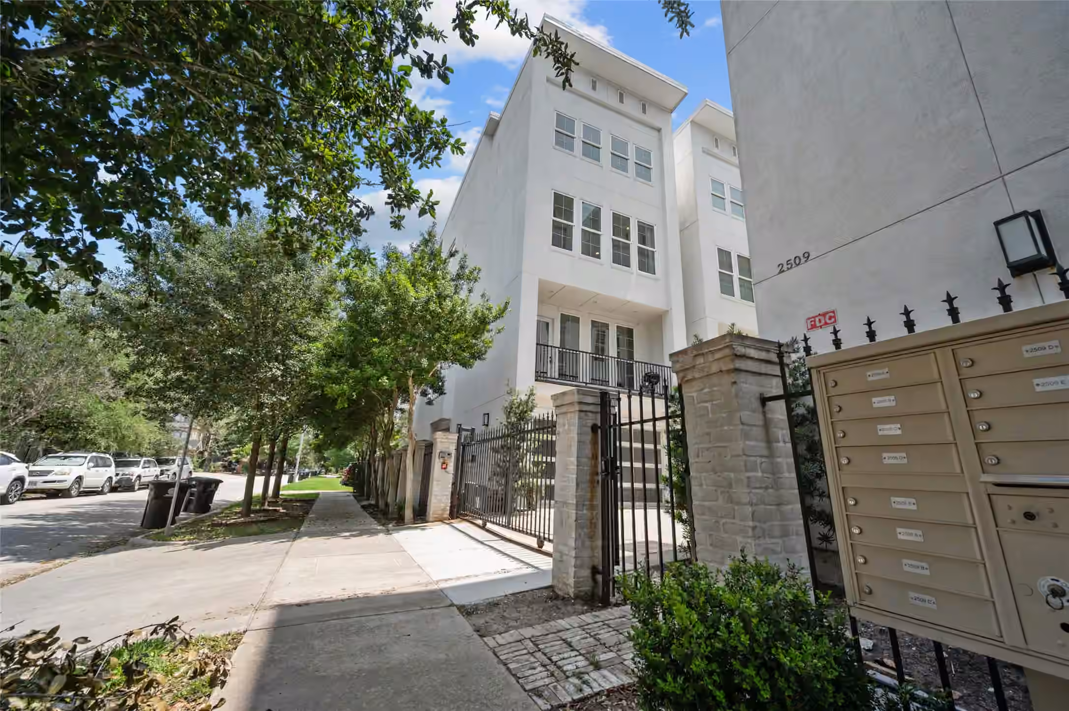 Photo of 2505 Dorrington E, Houston, TX 77030
