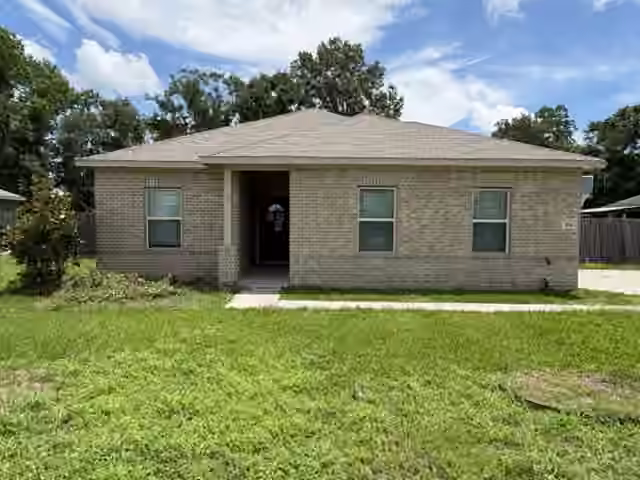 Photo of 104 Tracie Drive, Dayton, TX 77535