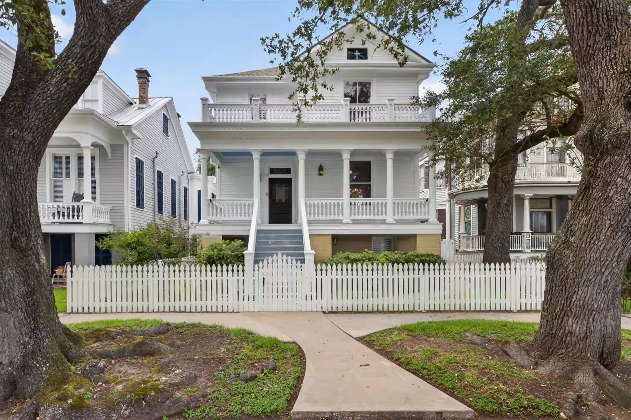 Photo of 1324 Sealy Street, Galveston, TX 77550