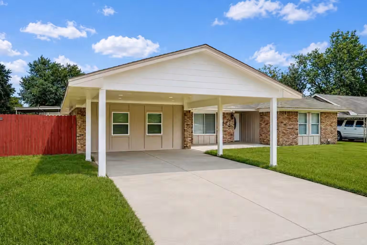 Photo 2 of 203 Doverfield Drive, Houston, TX